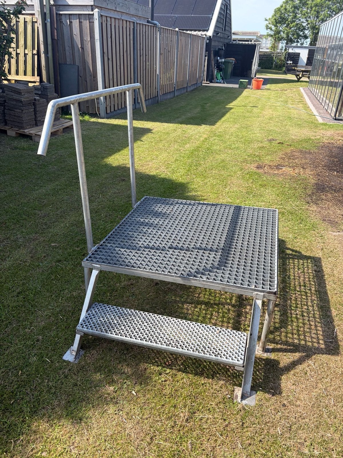 Stevige bordes trap stacaravan of chalet, Doe-het-zelf en Verbouw, Ladders en Trappen, Ophalen, Gebruikt, Trap, Minder dan 2 meter