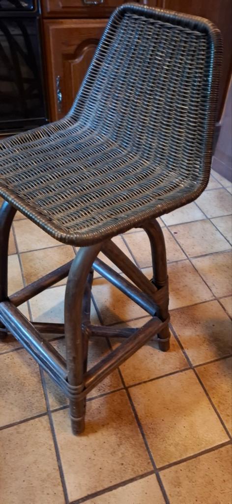 Rotan barkruk met rugleuning 2x, Huis en Inrichting, Barkrukken, Ophalen of Verzenden