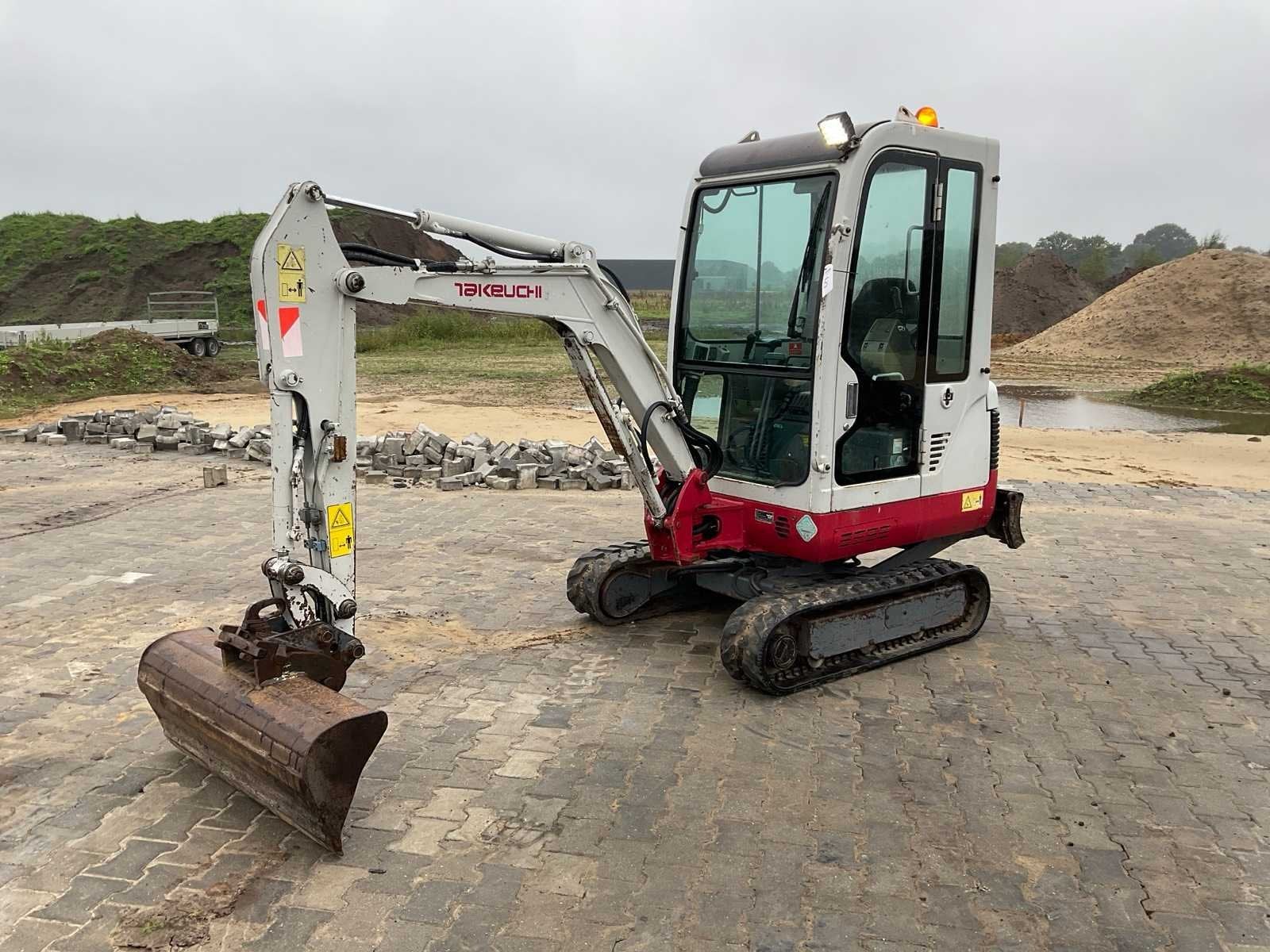 2009 Takeuchi TB016 Minigraafmachine, Graafmachine