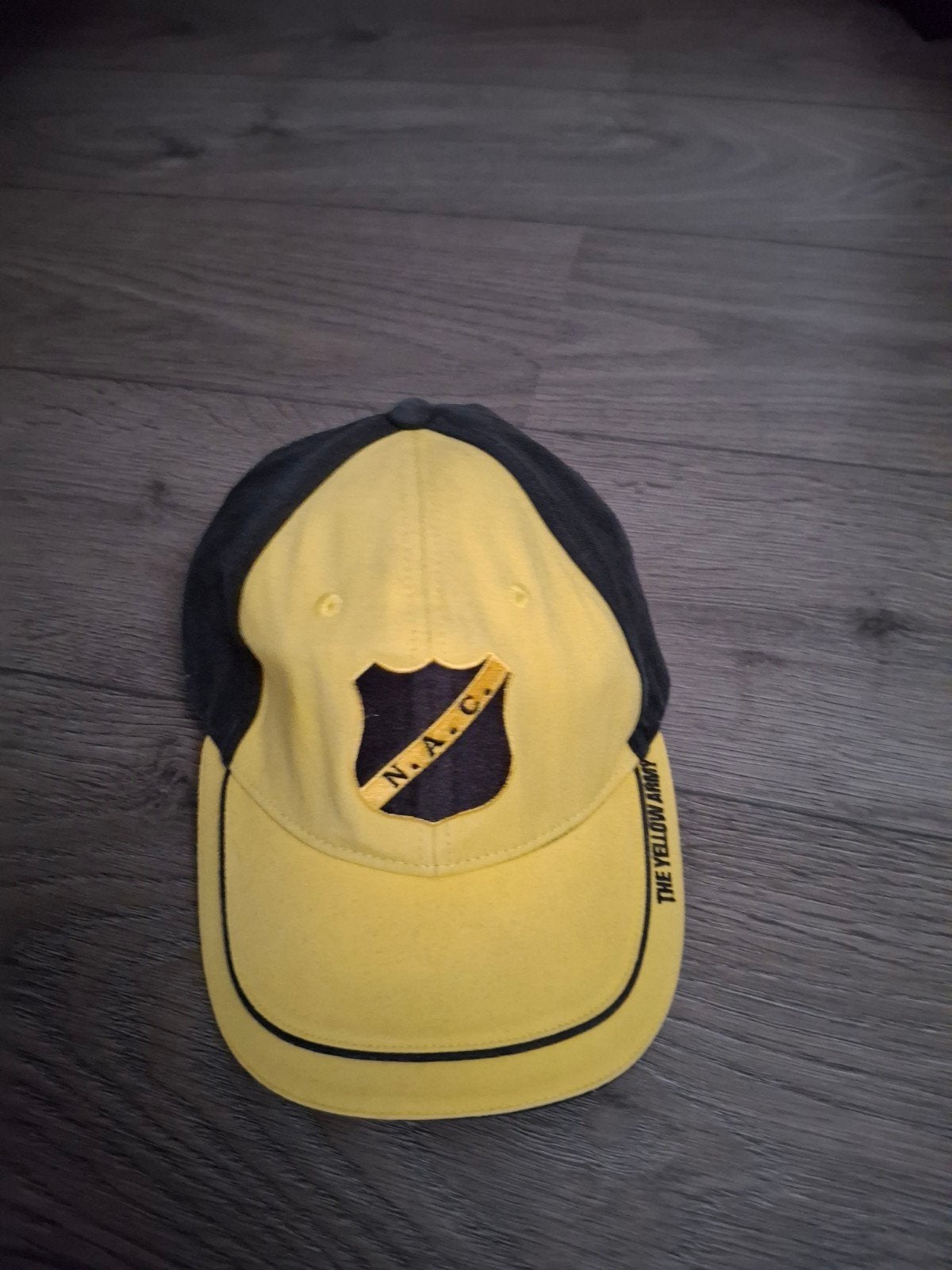 NAC Breda Pet - Geel/Zwart - Zo goed als nieuw, Ophalen, One size fits all, NAC Breda, Pet