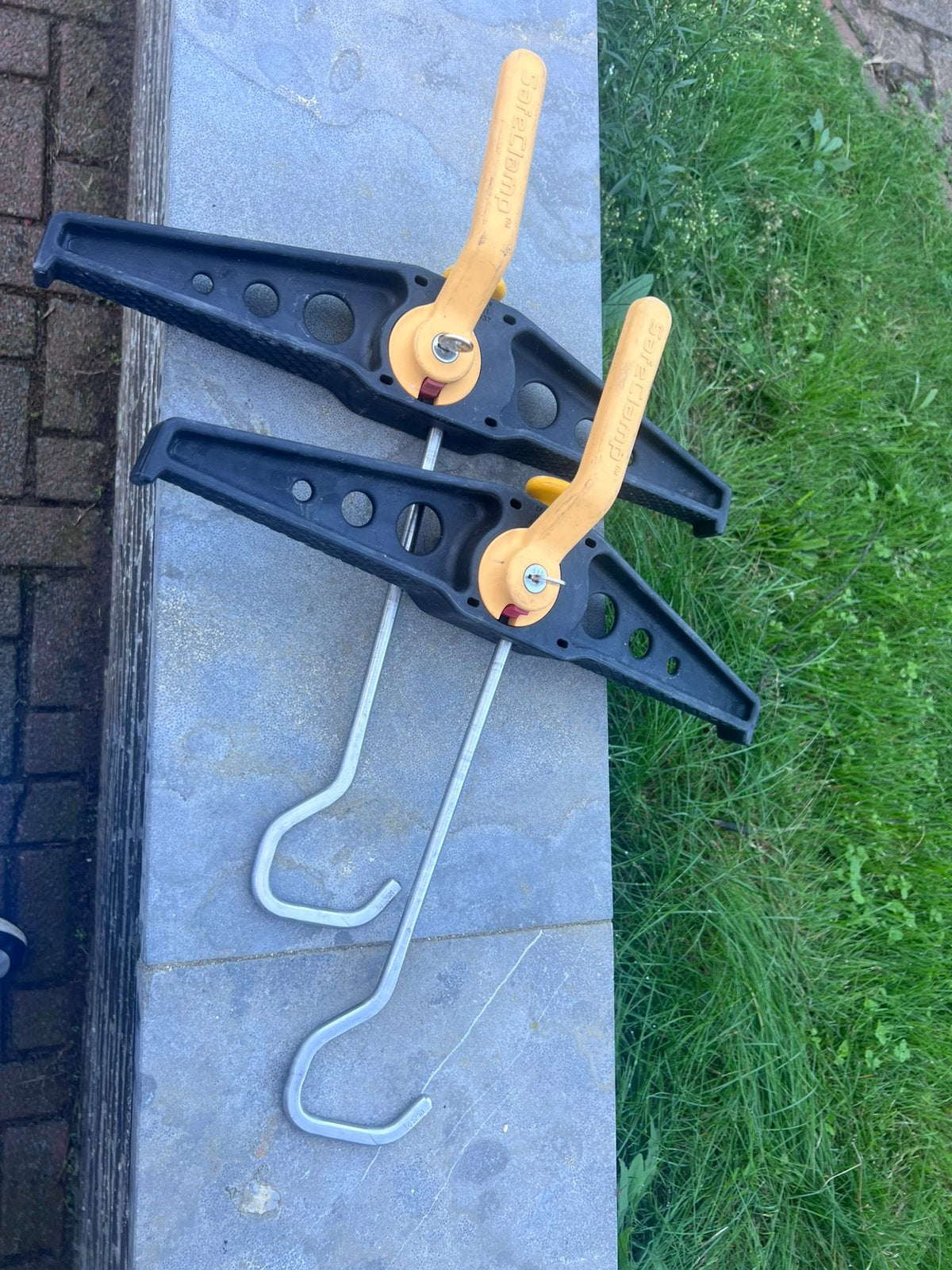 2 Rhino Safeclamps, Ophalen of Verzenden, Gebruikt