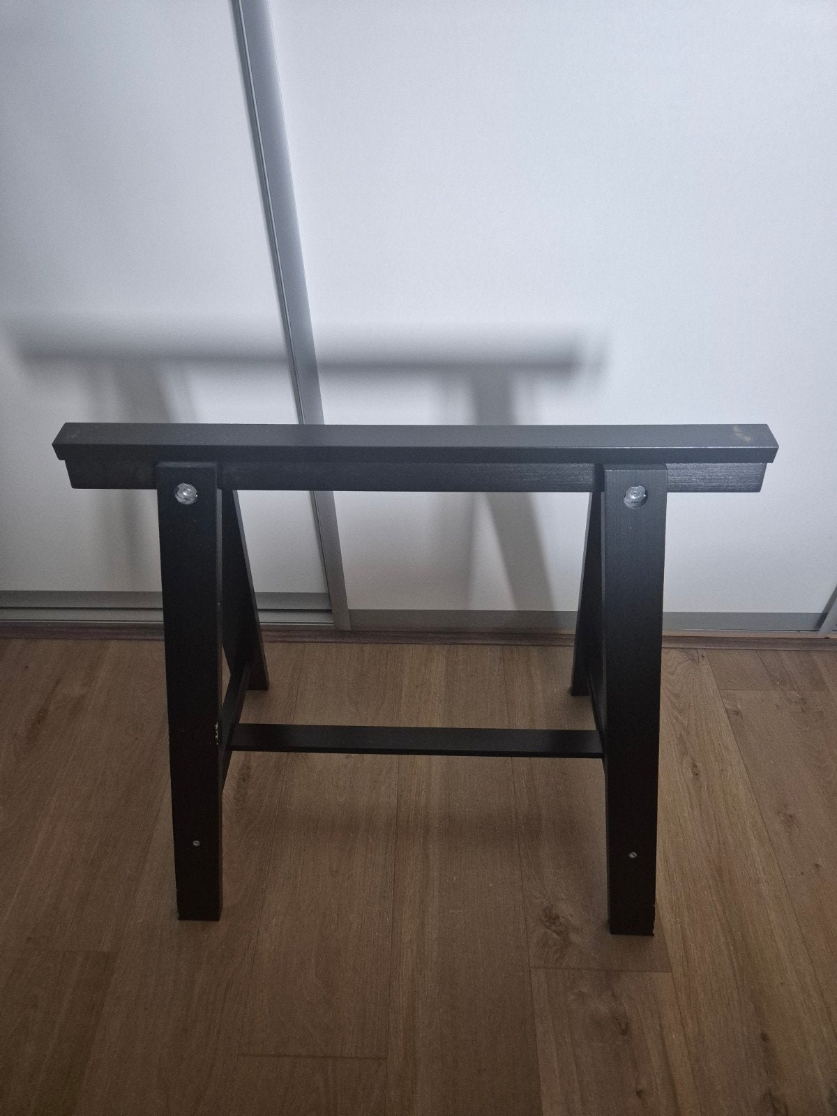 Gratis twee zwarte houten schragen, Ophalen, Tafelpoot, Minder dan 50 cm, Gebruikt