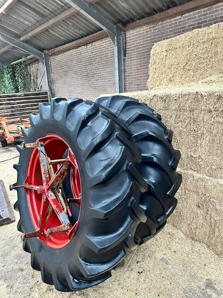 Dubbellucht Goodyear 18.4-38, Ophalen