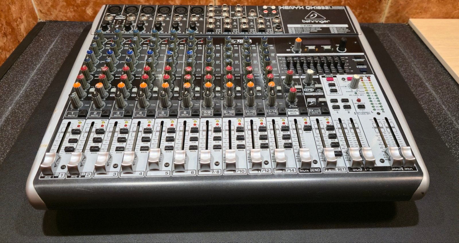 Professioneel Audio Xenyx QX1832USB mengpaneel., Ophalen of Verzenden, Zo goed als nieuw, 10 tot 20 kanalen, Microfooningang