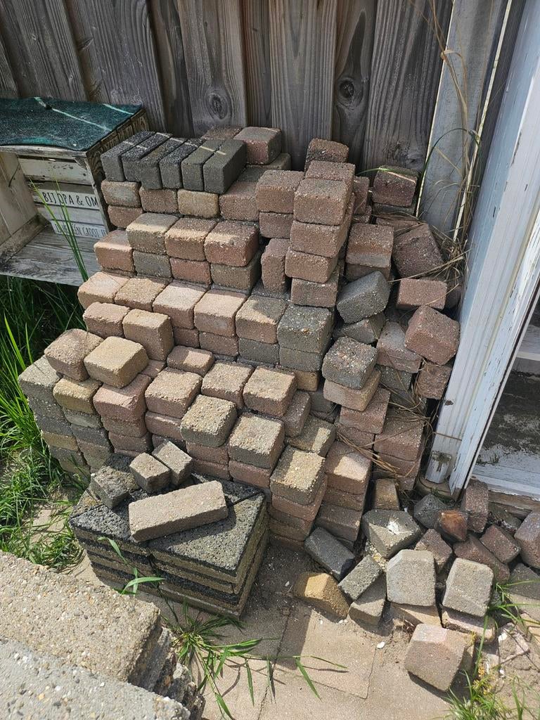 Gebruikte betonnen klinkers en terrastegels, Ophalen