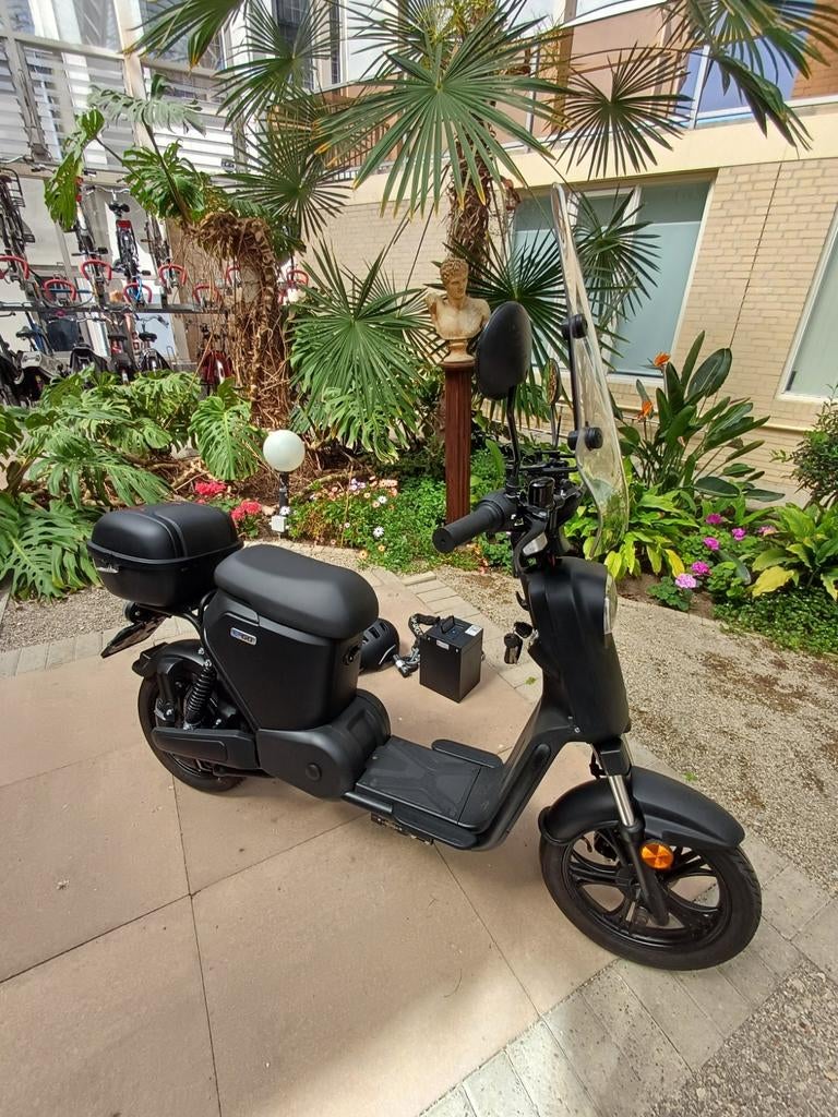 Electrische scooter IVA E-GO S2 mat zwart, Fietsen en Brommers, Snorfietsen en Snorscooters, Elektrisch, Zo goed als nieuw, Ophalen
