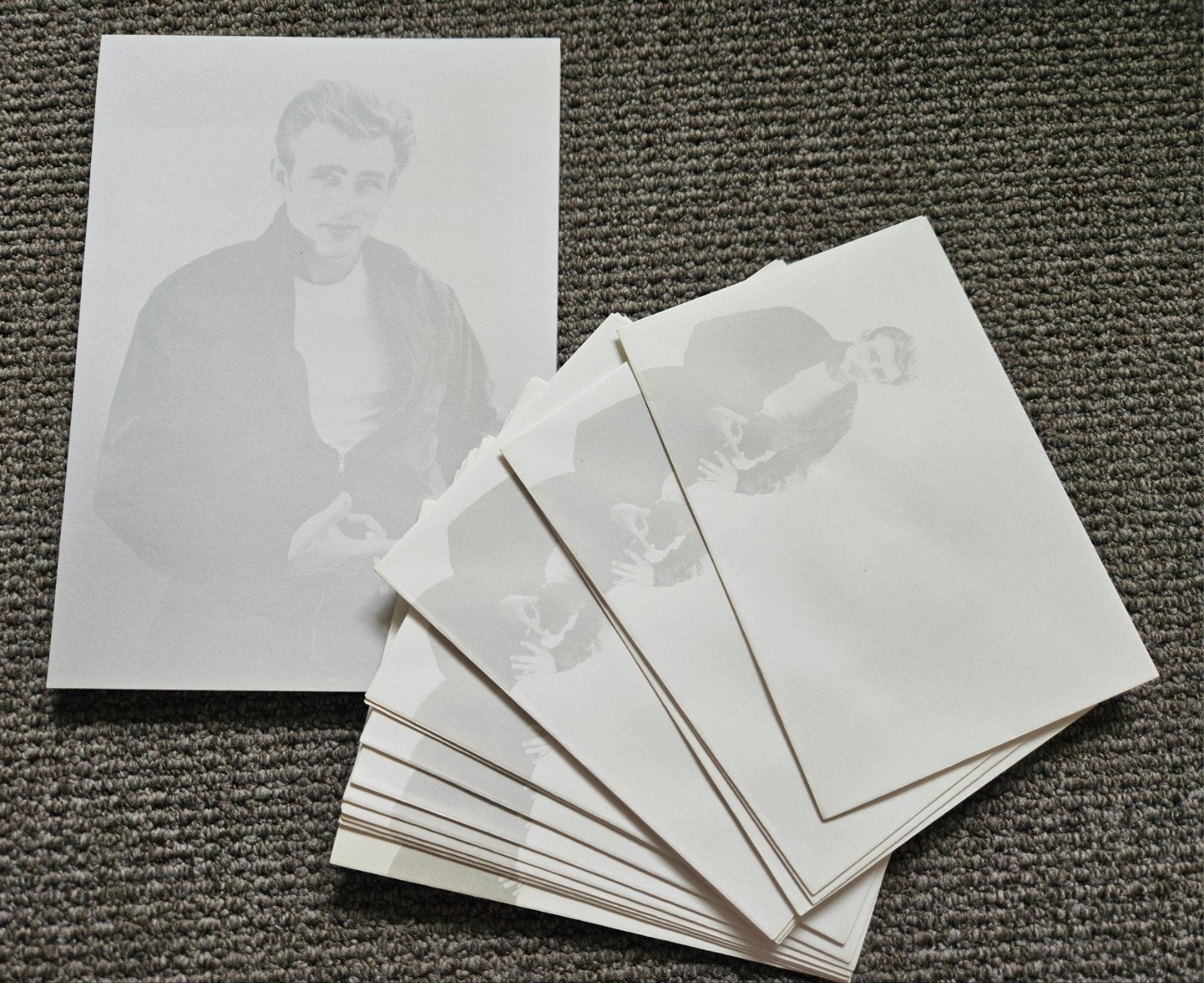 Vintage briefpapier en enveloppen (17) James Dean, Verzamelen, Verzenden, Zo goed als nieuw, Film, Overige typen