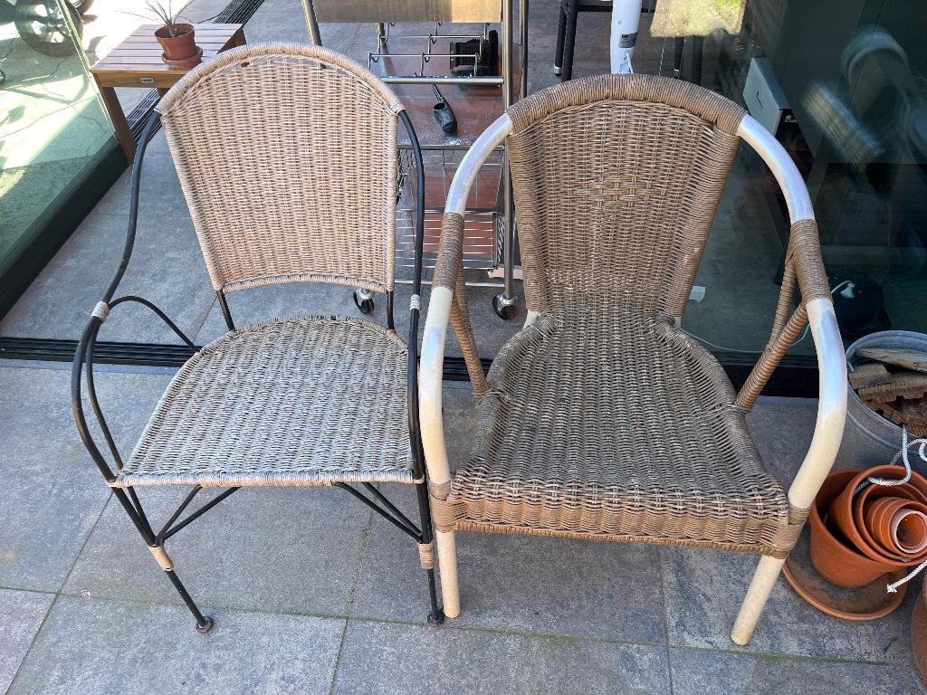 Gratis twee stoelen, Ophalen, Gebruikt, Kunststof