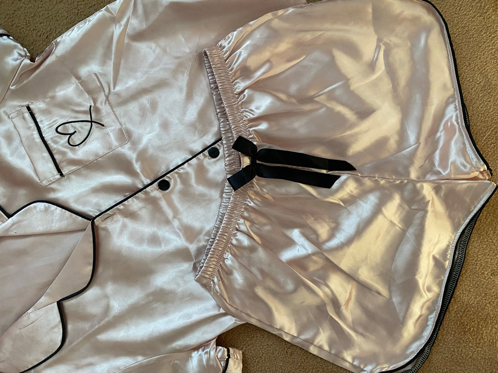 Prachtig satijnen zomers pyjama setje, Kleding | Dames, Verzenden, Zo goed als nieuw, Maat 38/40 (M)