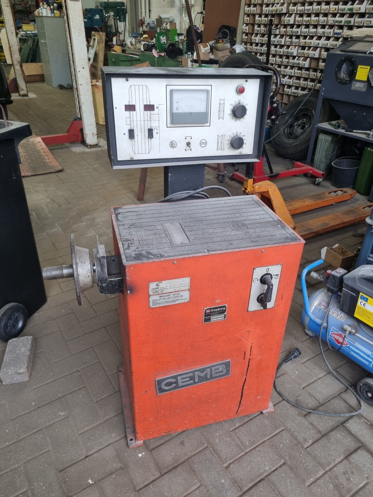 CEMB balanceer apparaat, Auto diversen, Ophalen
