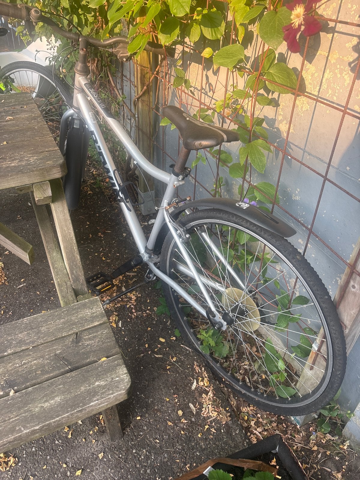 Btwin fiets, 28 inch, 10 versnellingen, zilver opknappertje, 28 inch, Gebruikt, 10 tot 15 versnellingen, Velgrem