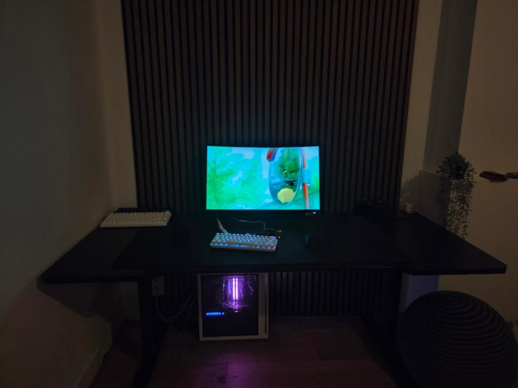 Mooie gaming setup gaat weg omdat ik er te wienig mee doe, Ophalen of Verzenden, Zo goed als nieuw, Gaming toetsenbord