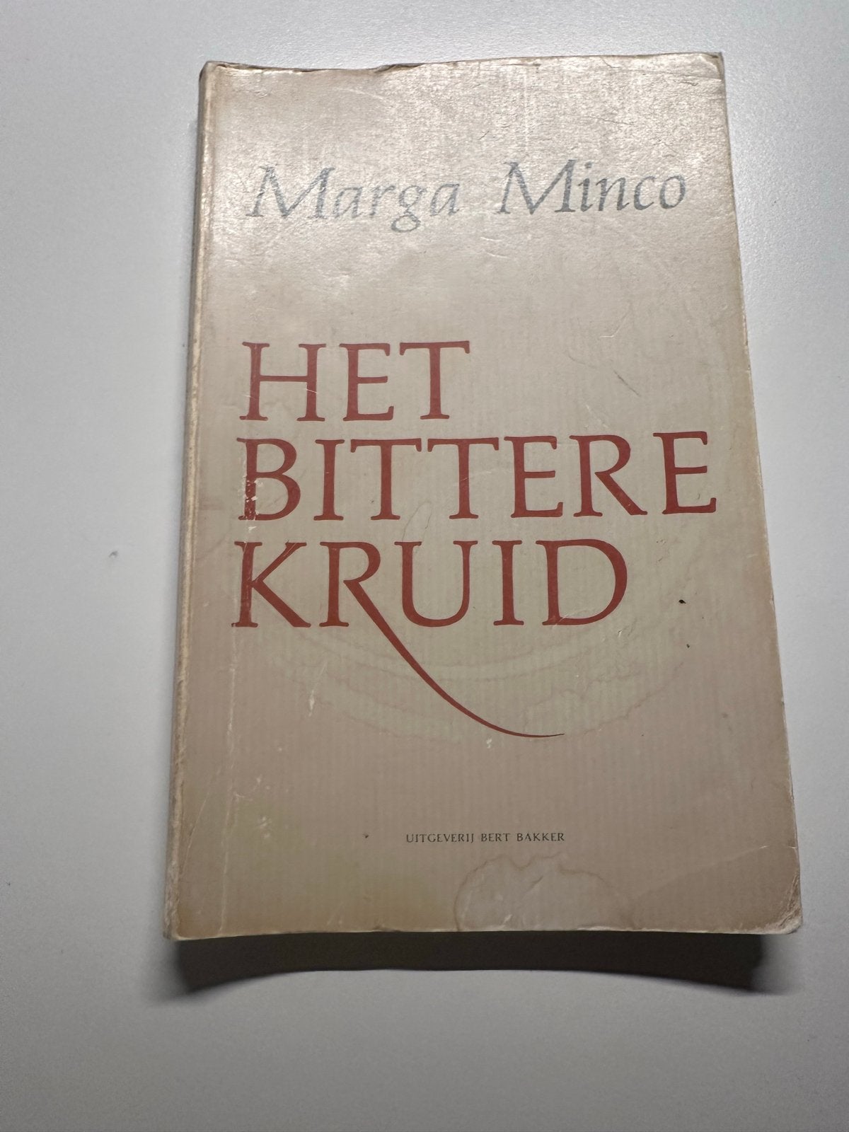 Het bittere kruid - Marga Minco (22e druk), Boeken, Literatuur, Ophalen of Verzenden, Gelezen, Nederland