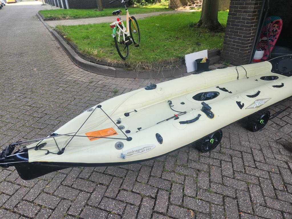 2 opblaasbare Hobie mirage kajaks voor 3 personen, Ophalen, Zo goed als nieuw, Minder dan 15 m²