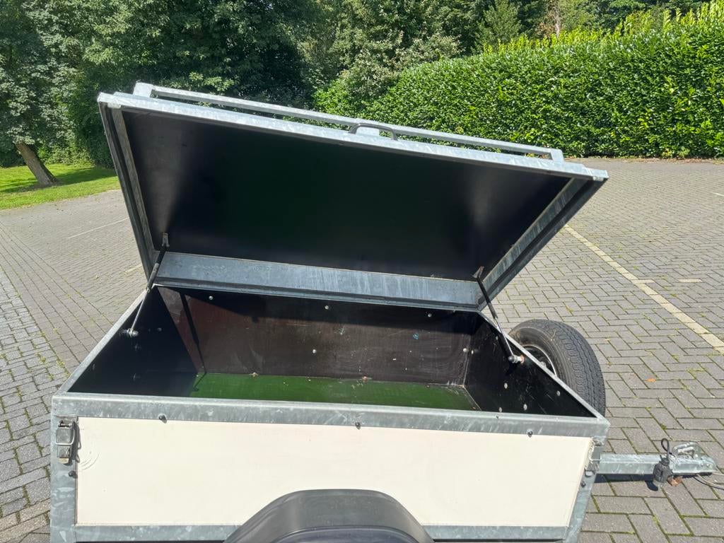 Compacte aanhanger met deksel - Ideaal voor extra bagage, Auto diversen, Aanhangers en Bagagewagens, Gebruikt, Ophalen of Verzenden