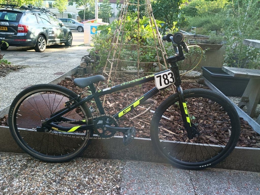 BMX GT Mach One junior, Fietsen en Brommers, Ophalen, Gebruikt, Velgrem, Handrem