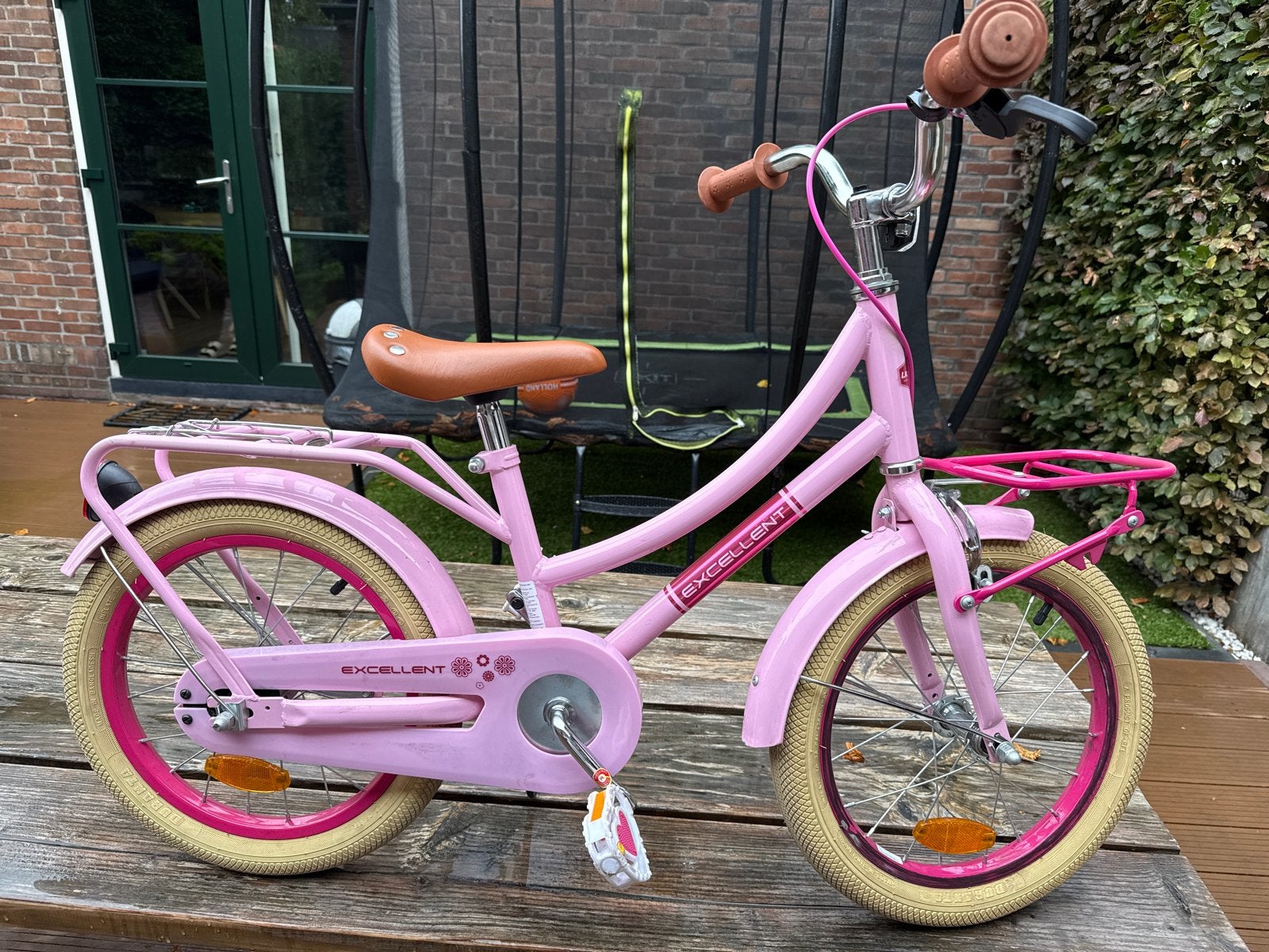 Roze kinderfiets Volare  Excellent 16 inch, Fietsen en Brommers, Fietsen | Kinderfietsjes, Ophalen, Terugtraprem, Zijwieltjes