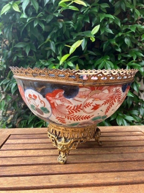 Imari Porseleine schaal, Ophalen