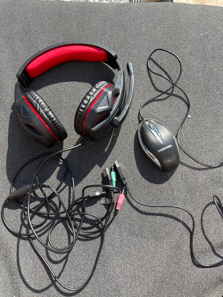 Headset en vaste muis Toshiba, Computers en Software, Headsets, Gebruikt, Over-ear, Bedraad, Gaming headset, Ophalen