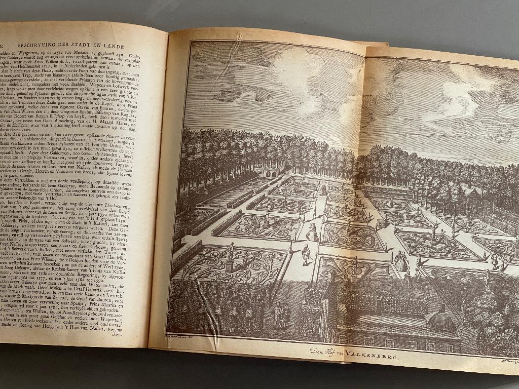 Beschrijving der Stadt en Lande van Breda 1744, Boeken, Geschiedenis | Stad en Regio, Ophalen of Verzenden, 17e en 18e eeuw, Gelezen