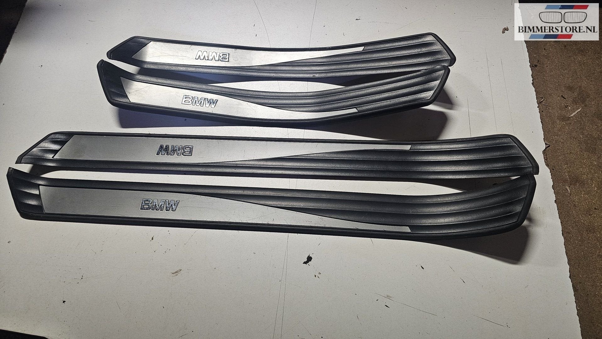 Instaplijst dorpellijst set BMW 5 serie E60 E61 51477034303, Gebruikt, -, Ophalen of Verzenden, -