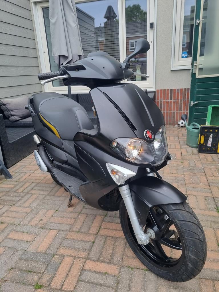 Gilera Runner RST 50cc - Sportieve Scooter, Ophalen, Zo goed als nieuw, Gilera, Benzine