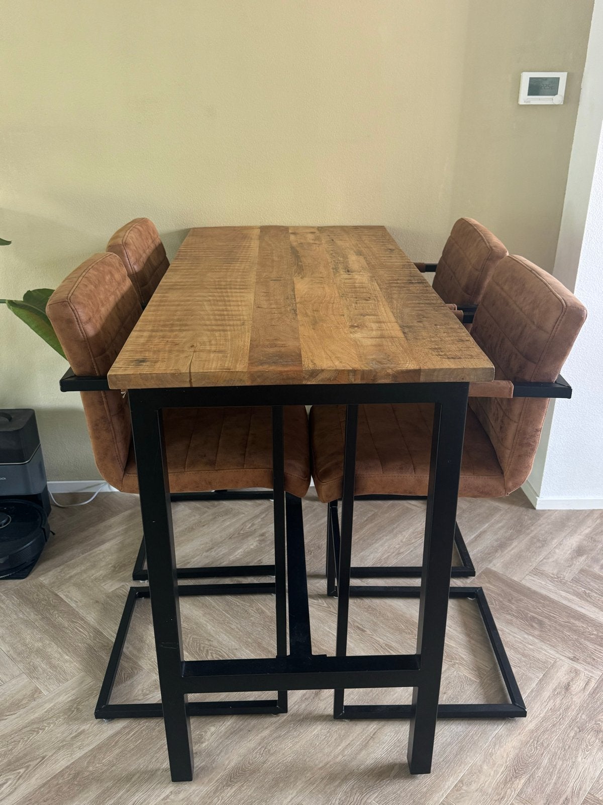 Bartafel met 4 barkrukken, Ophalen, Gebruikt, Met voetsteun, 90 cm of meer