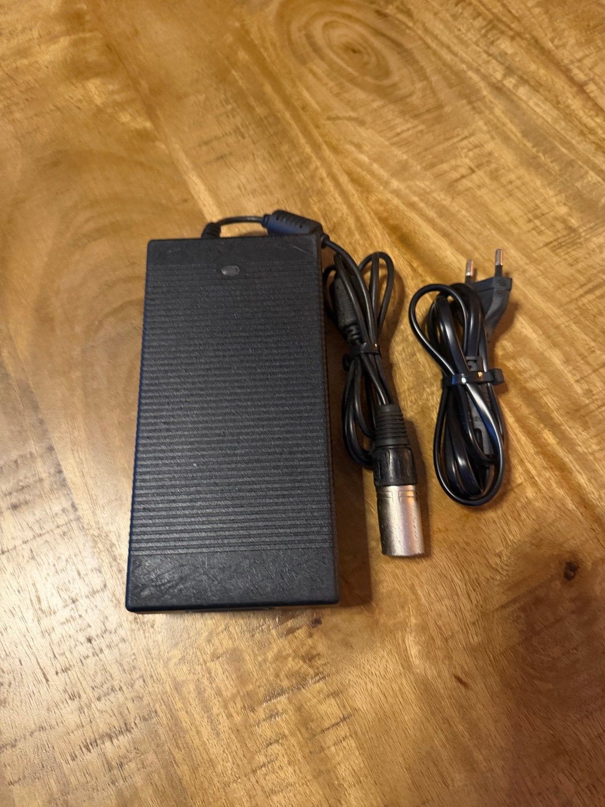 Sparta Ion E-bike Oplader Accell Group Delta DFS-114FB A
