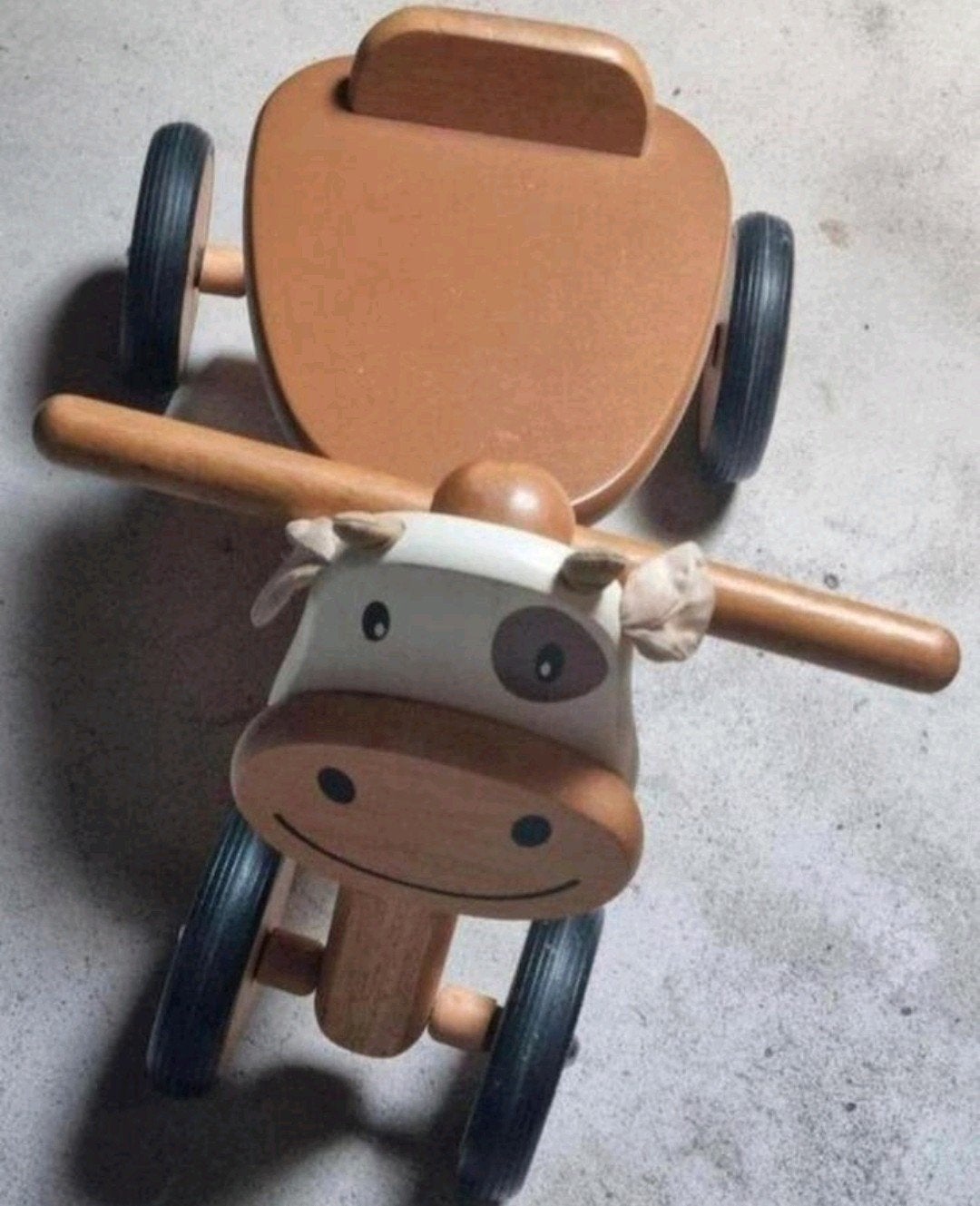 Houten loopfiets koe, Ophalen, Zo goed als nieuw, Rij- of Hobbelspeelgoed