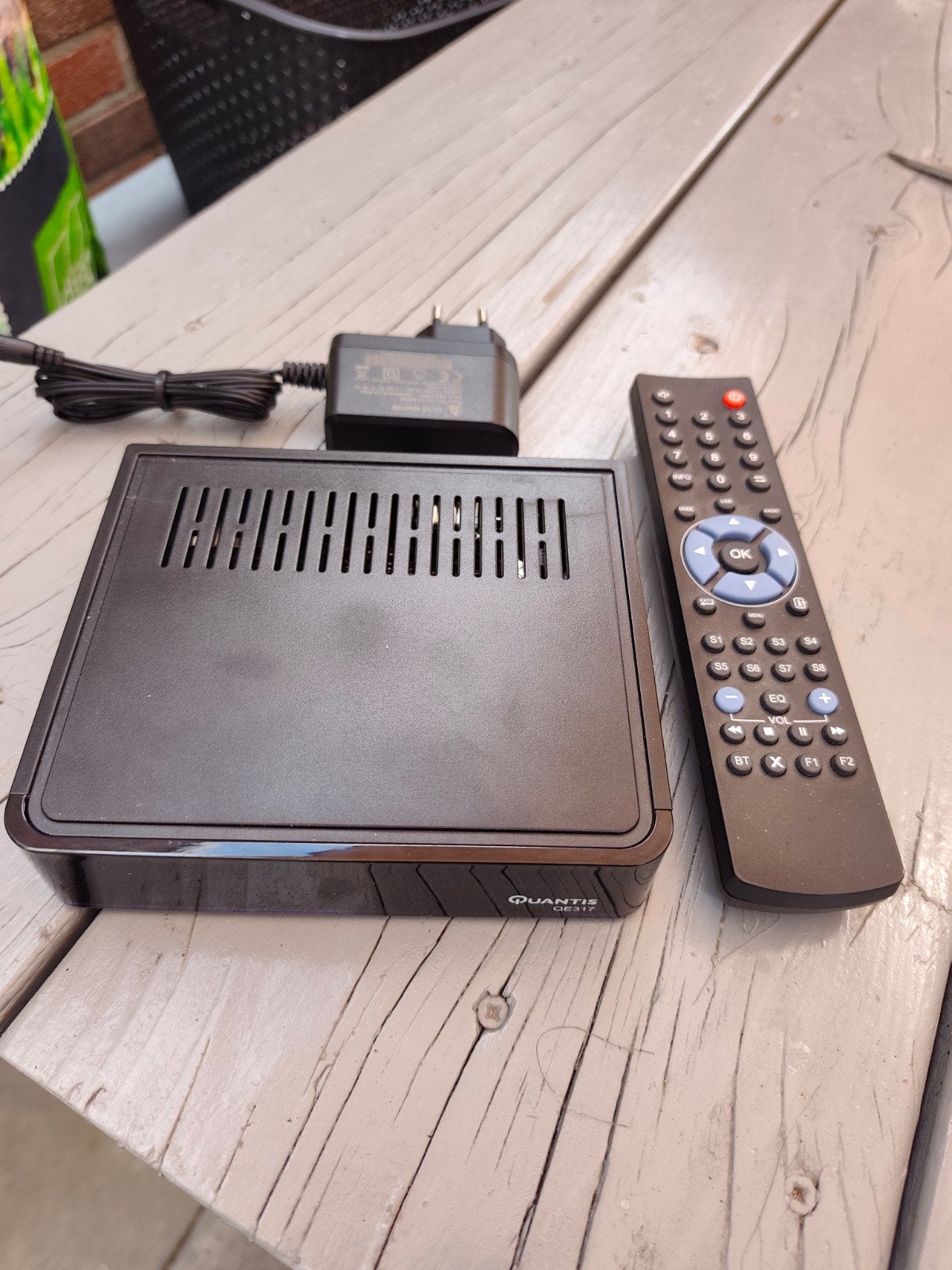 Quantis QE317 DVB-C radio, Ophalen of Verzenden, Zo goed als nieuw, Decoder