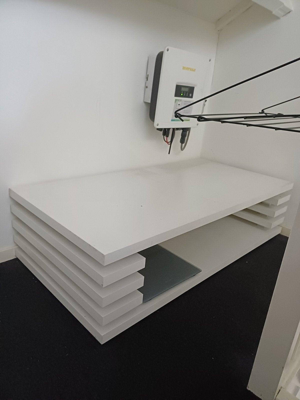 Moderne witte salontafel met uniek design, Overige materialen, Gebruikt, Ophalen of Verzenden, Modern