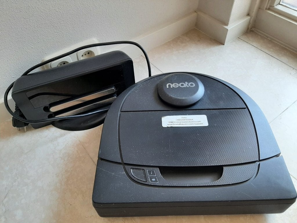 Neato Botvac D4 - robot stofzuiger met oplaadstation, Witgoed en Apparatuur, Stofzuigers, Ophalen, Gebruikt, Oplaadstation, Robotstofzuiger