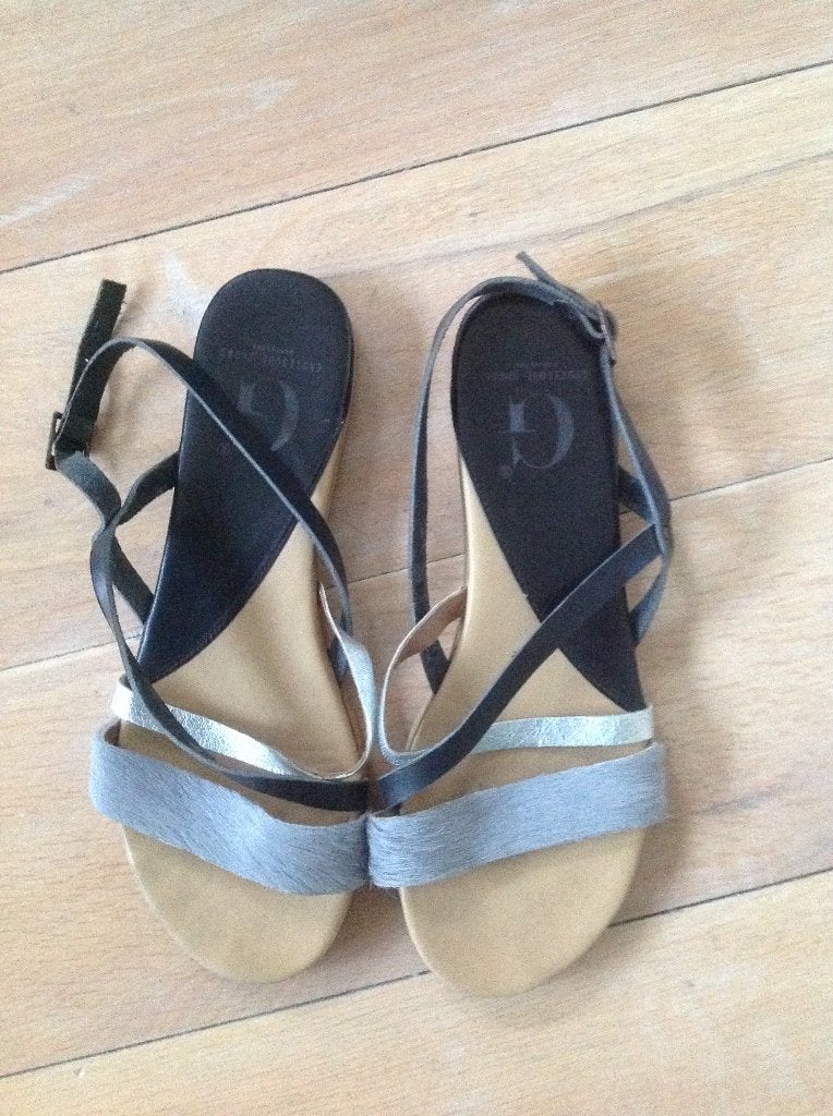Bijna nieuwe Grotesque shoes sandalen  maat 41, Kleding | Dames, Schoenen, Grotesque, Zo goed als nieuw, Grijs, Sandalen of Muiltjes