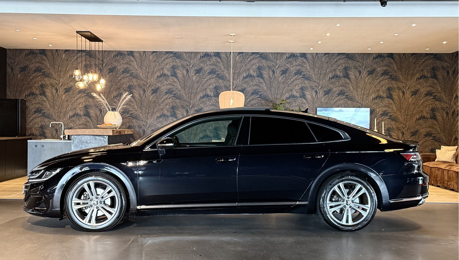 Volkswagen Arteon 2.0 TSI R-Line I Pano I Camera I BTW Auto, 1984 cc, 1505 kg, Zwart, Origineel Nederlands