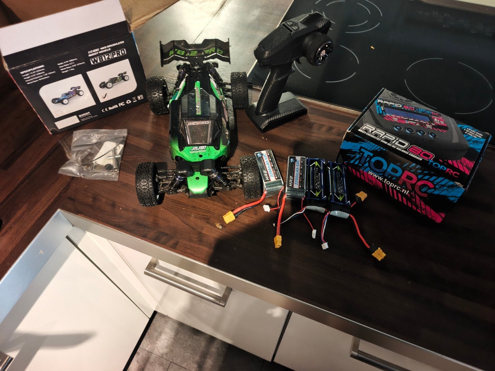 Bestuurbare auto met afstandsbediening en lader  80 kmpu, Elektro, Gebruikt, Auto offroad, Ophalen of Verzenden