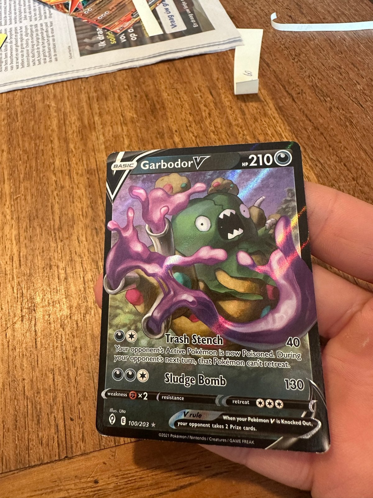 Pokémon Kaart Garbodor V 100/203, Ophalen of Verzenden, Zo goed als nieuw, Losse kaart