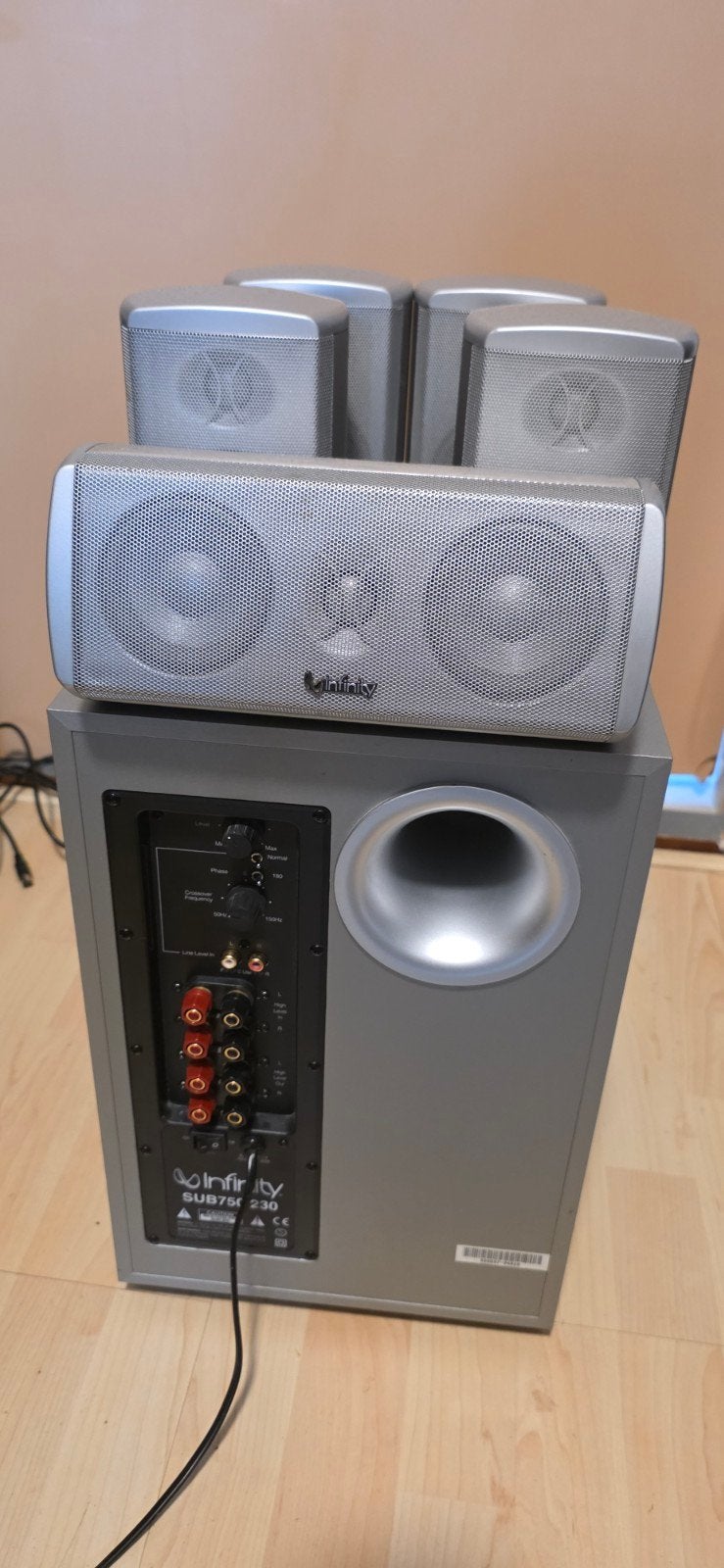 Infinity SUB 750/230-subwoofer
5 Infinity-satellietluidsprek, Ophalen, Subwoofer, Overige merken