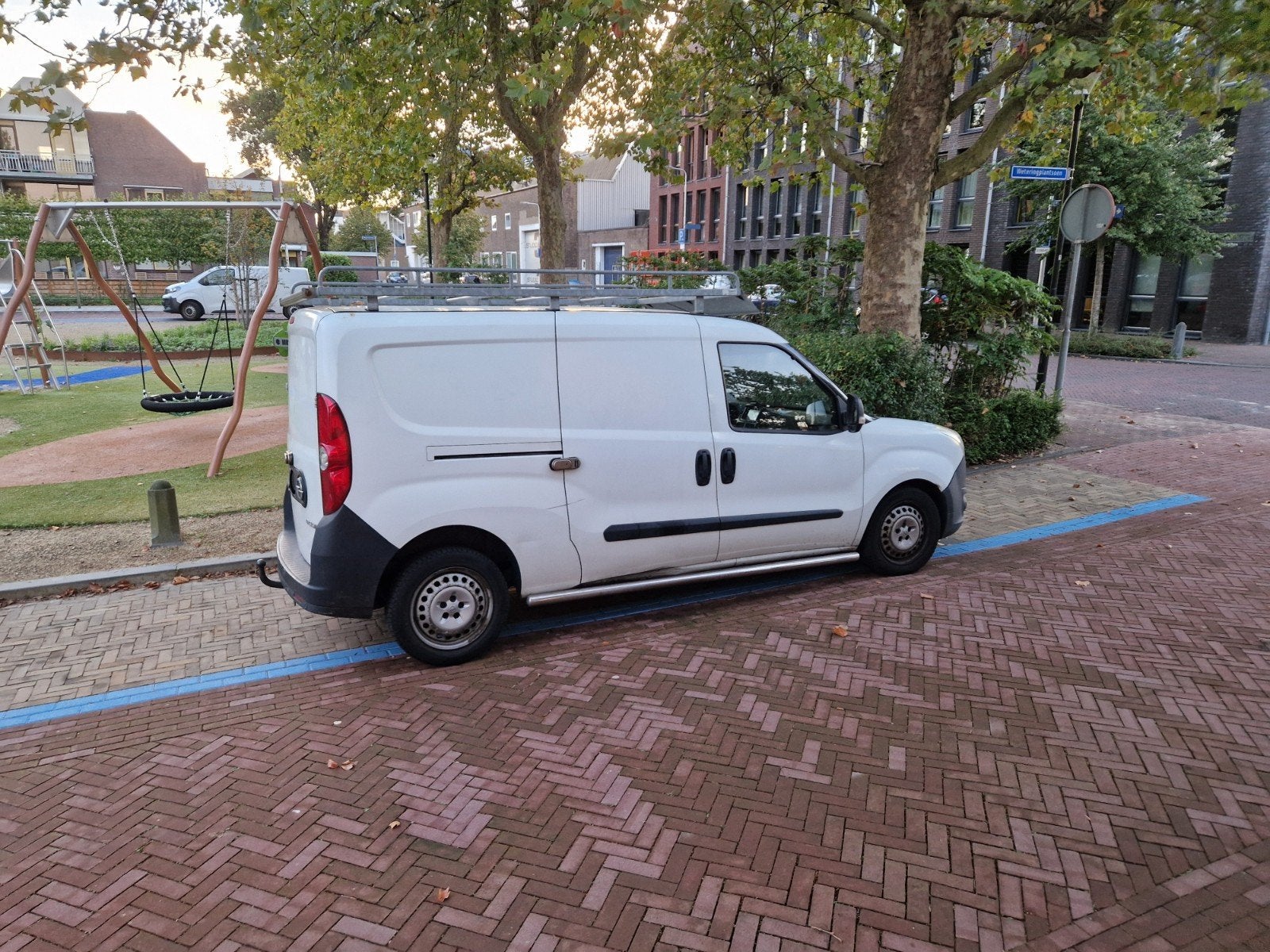 Opel Combo 1.6D 77KW 2014, 4 cilinders, Origineel Nederlands, 19 km/l, 1405 kg