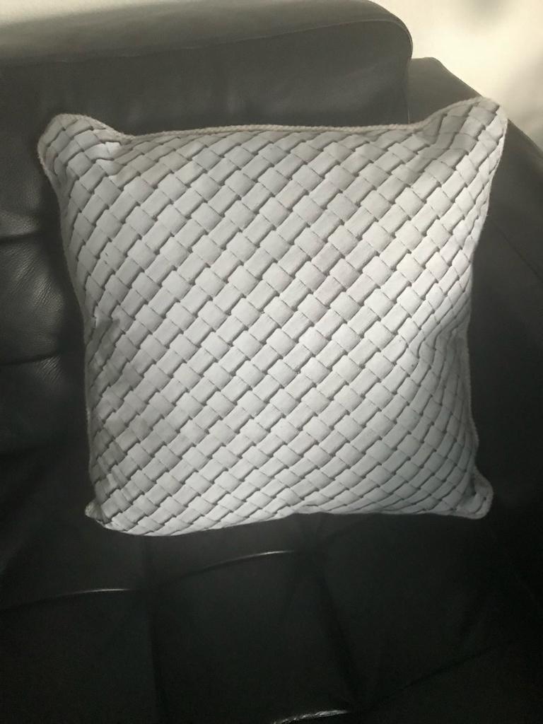 Te koop: Rivièra Maison kussen met print, oude collectie, Ophalen of Verzenden, Nieuw, Grijs, Vierkant