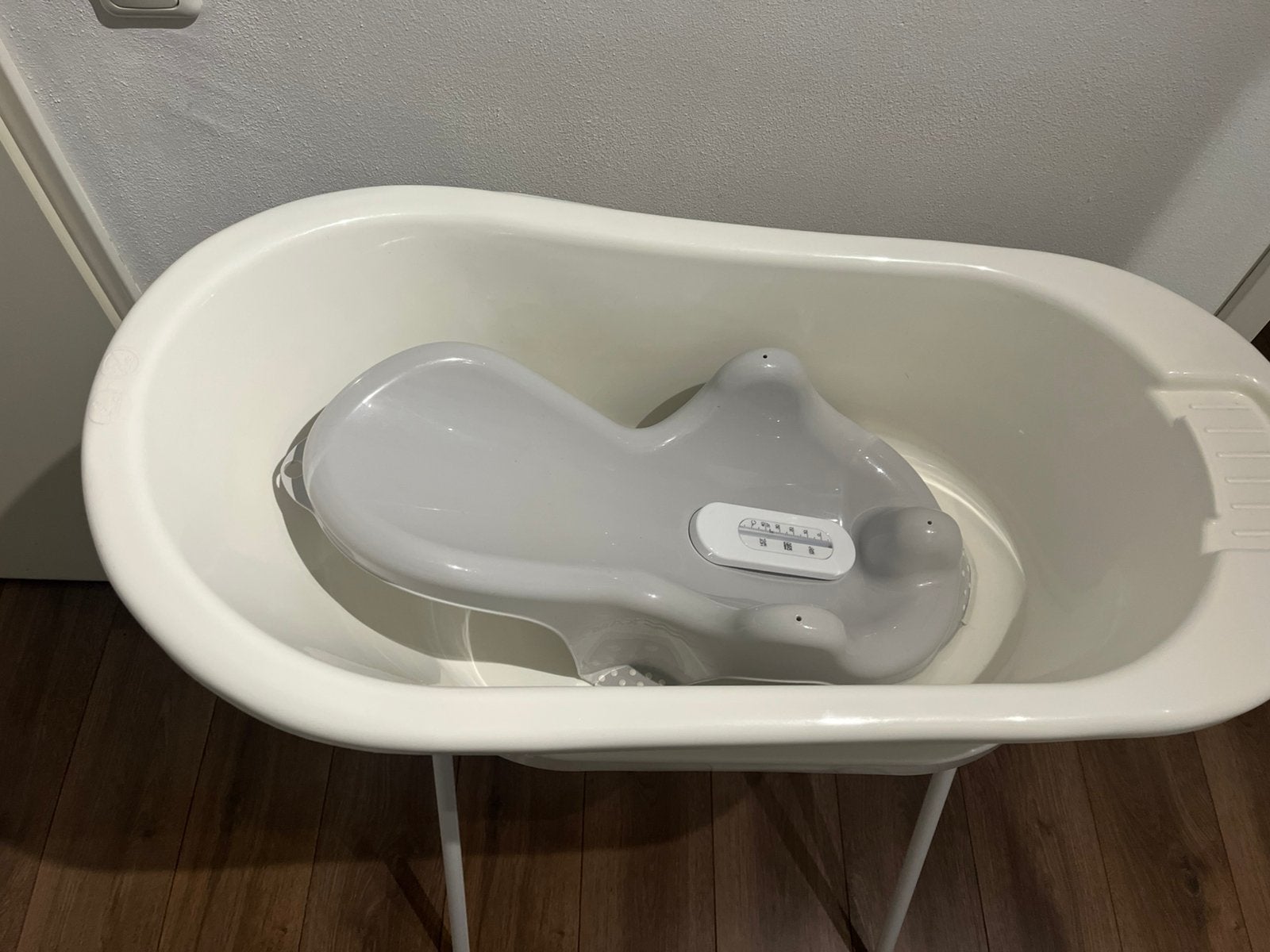Baby badje + standaard en accessoires van Hema, Ophalen, Zo goed als nieuw, Badje, Hema