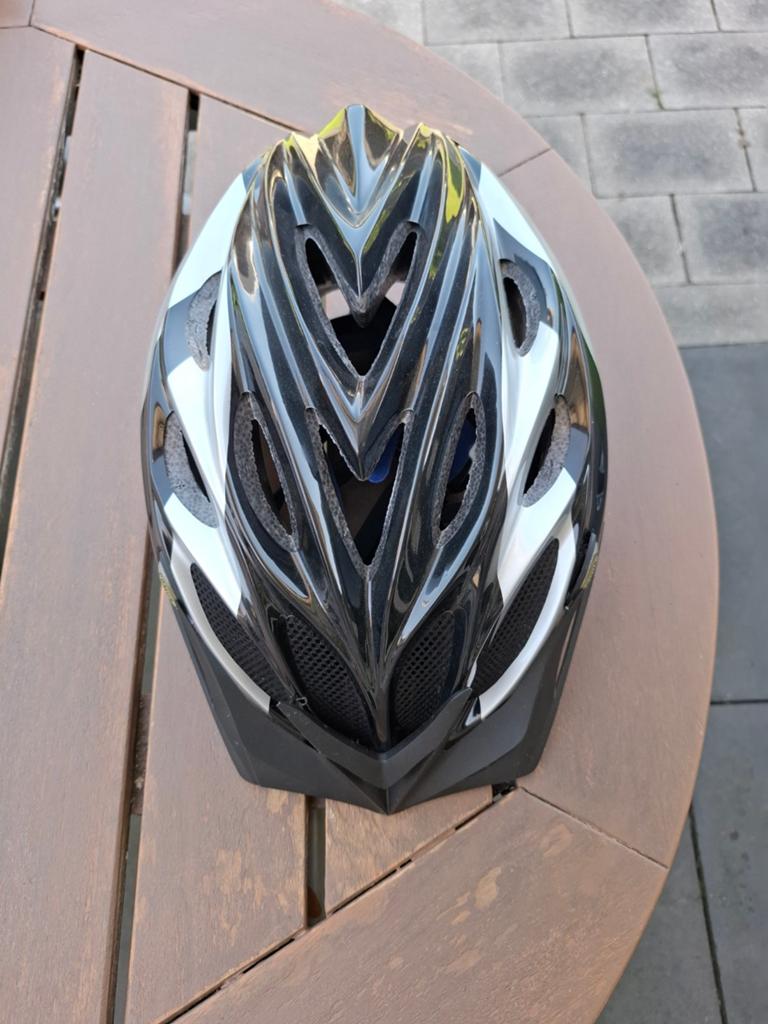 Nette fietshelm, Ophalen, Gebruikt, Comus, L