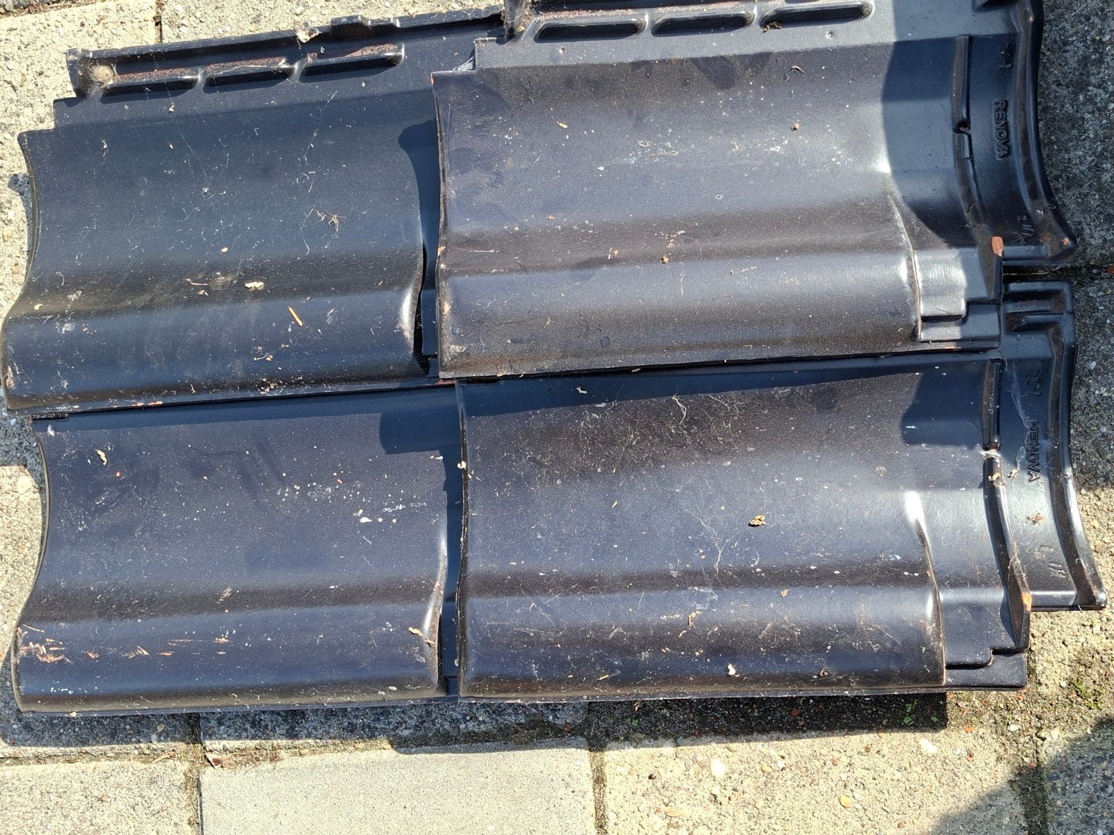 420 geglazuurde dakpannen, Doe-het-zelf en Verbouw, Dakpannen en Dakbedekking, Ophalen, Steen of Klei, Zwart, Nieuw
