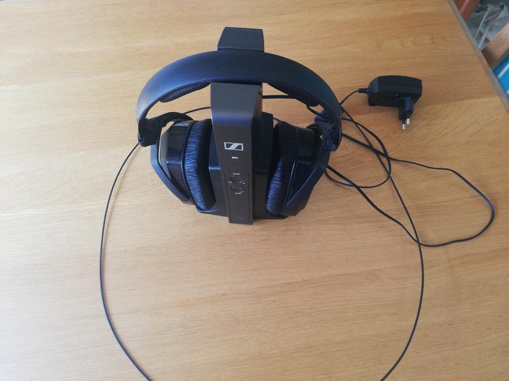 Sennheiser HDR175, Computers en Software, Headsets, Gebruikt, Over-ear, Draadloos, Mute-functie, Volumeregelaar, Ophalen
