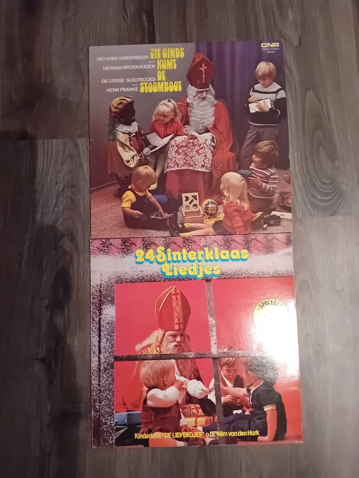 2 Sinterklaas LP's: Zie Ginds Komt De Stoomboot & 24 Liedjes, Cd's en Dvd's, Ophalen of Verzenden, Gebruikt, 12 inch, LP