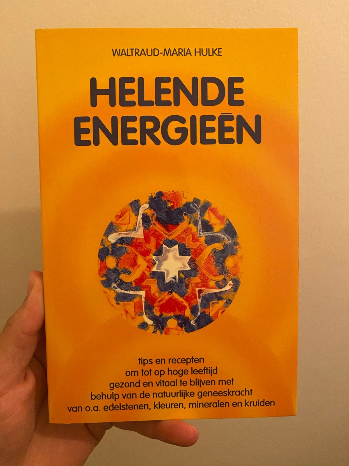 Helende Energieën - Waltraud-Maria Hulke, Boeken, Ophalen of Verzenden, Zo goed als nieuw, Spiritualiteit algemeen, Instructieboek