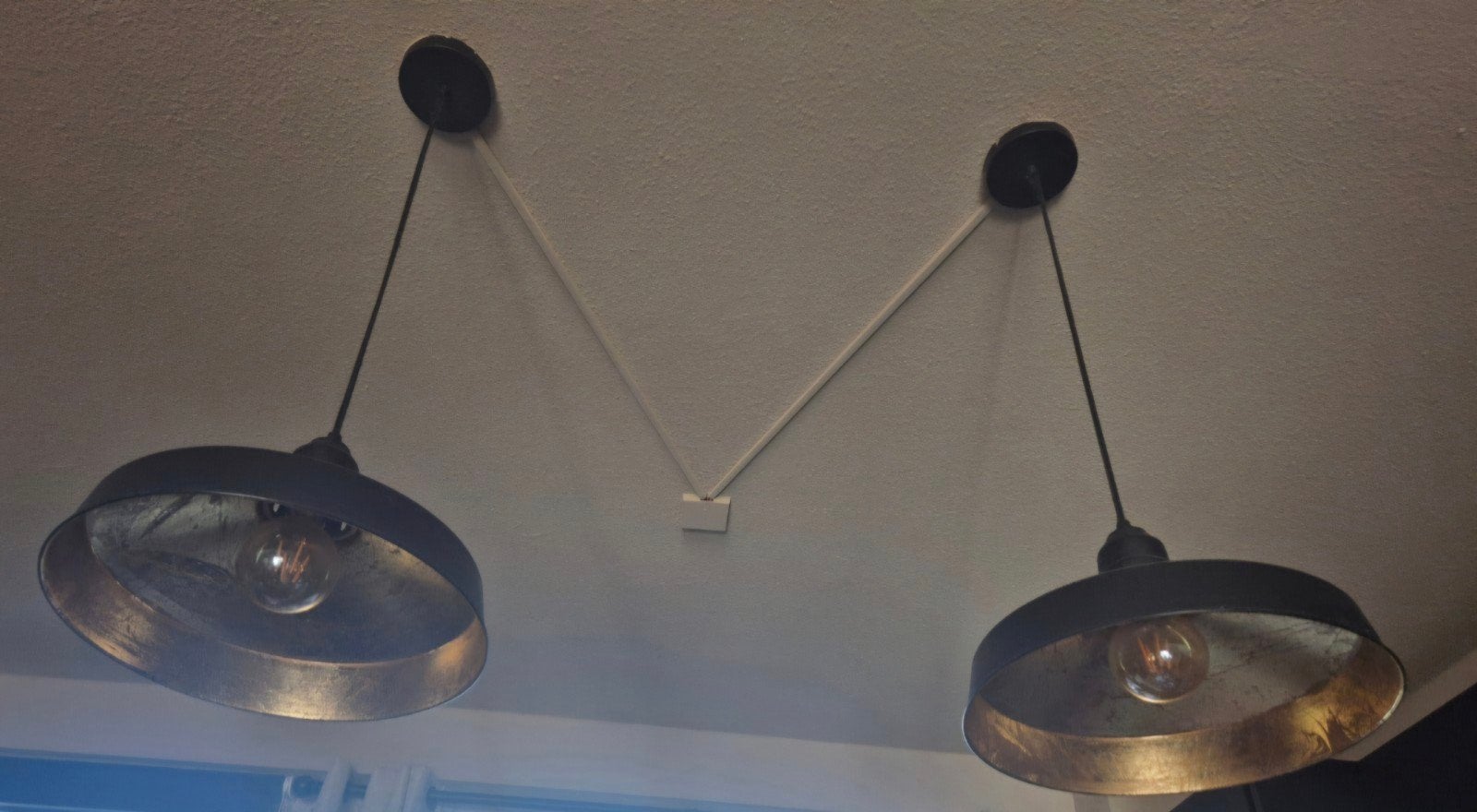 2st hanglampen zwart metaal/ goud, Ophalen of Verzenden, Metaal
