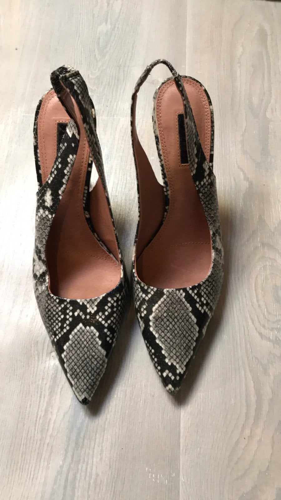 Stijlvolle pumps met slangenprint, Ophalen of Verzenden, Zo goed als nieuw, Zwart, Pumps