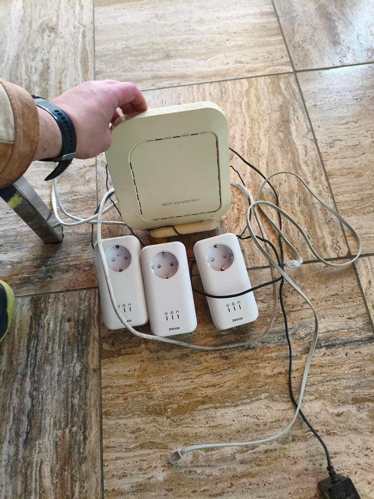 KPN DVS650 Powerline Adapters & WiFi Versterker Set, Ophalen
