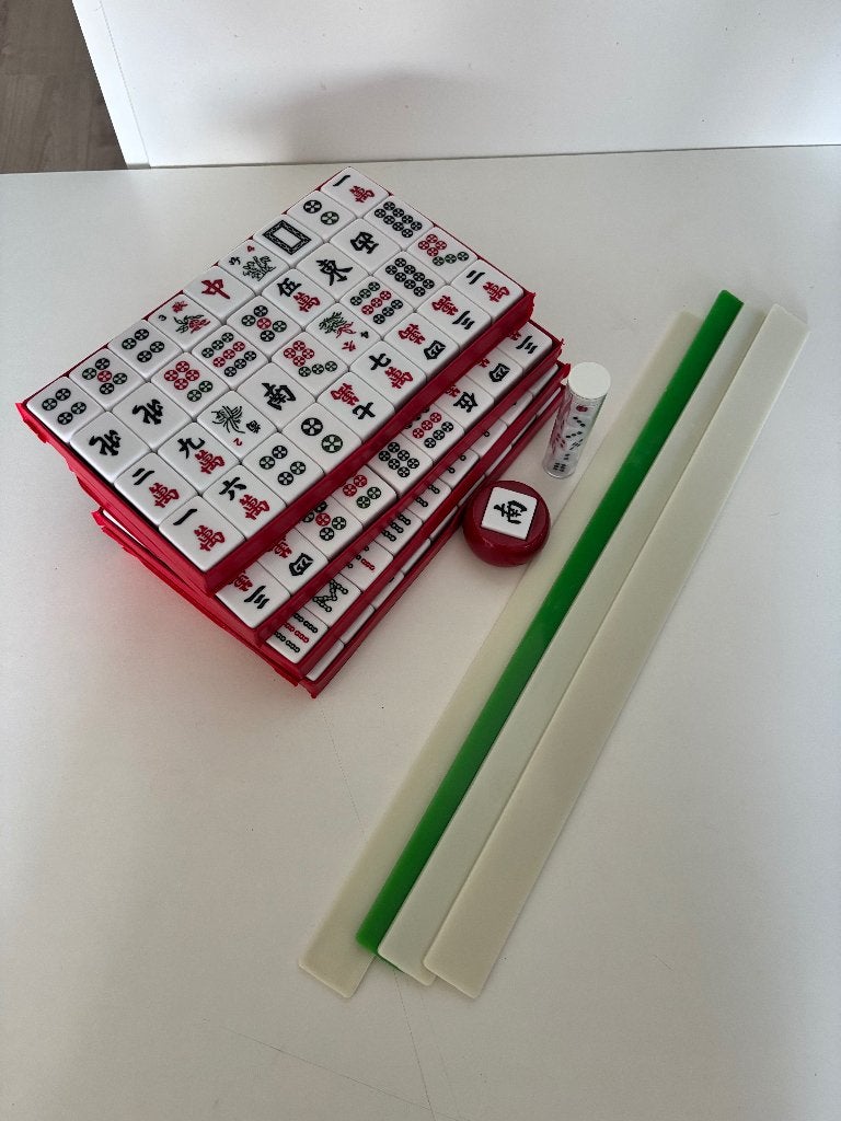Mahjong, Hobby en Vrije tijd, Gezelschapsspellen | Bordspellen, Drie of vier spelers, Ophalen of Verzenden, Zo goed als nieuw