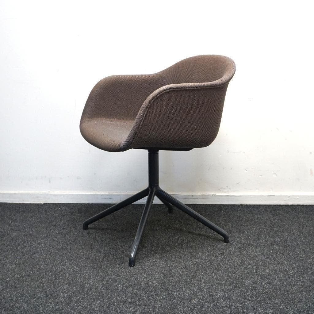 Muuto Fiber Vergaderstoelen | Bruin | Gemêleerd | Draaibaar, Gebruikt, Ophalen of Verzenden, Metaal, Vier